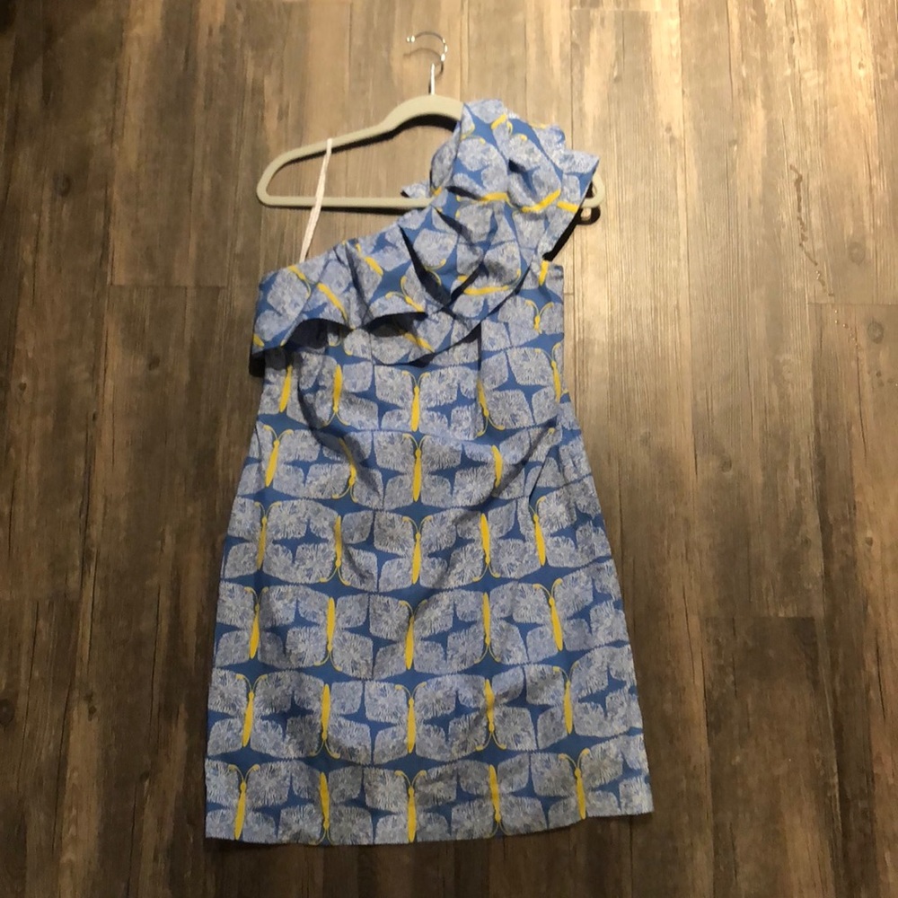 Lilly Pulitzer off the shoulder dress!